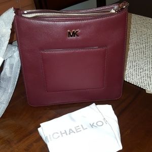 Michael kors crossbody